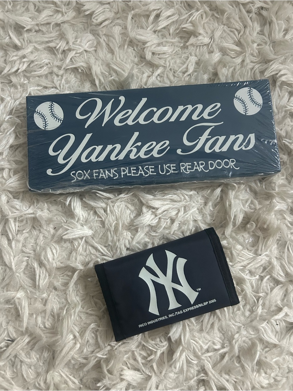 Official New York Yankees Welcome Sign & Wallet Set - Navy and White